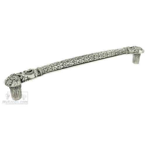 8" Centers Lion in Winter Handle in Burnish Silver