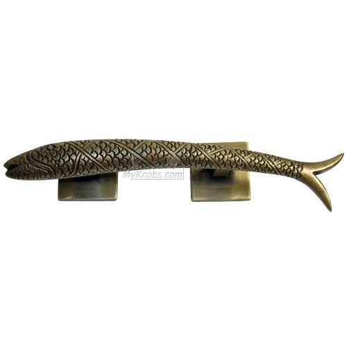 7 1/4" Right Carved Fish Pull
