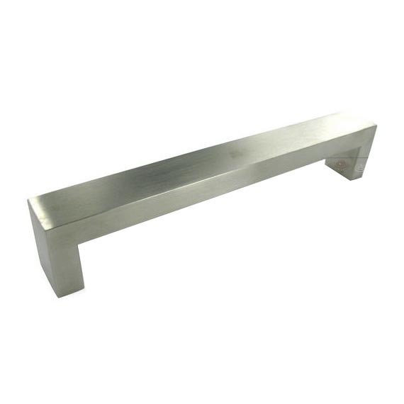 Bar Pull 7 1/2" Centers Pull in Stainless Steel